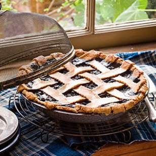 Maple wild blueberry pie
