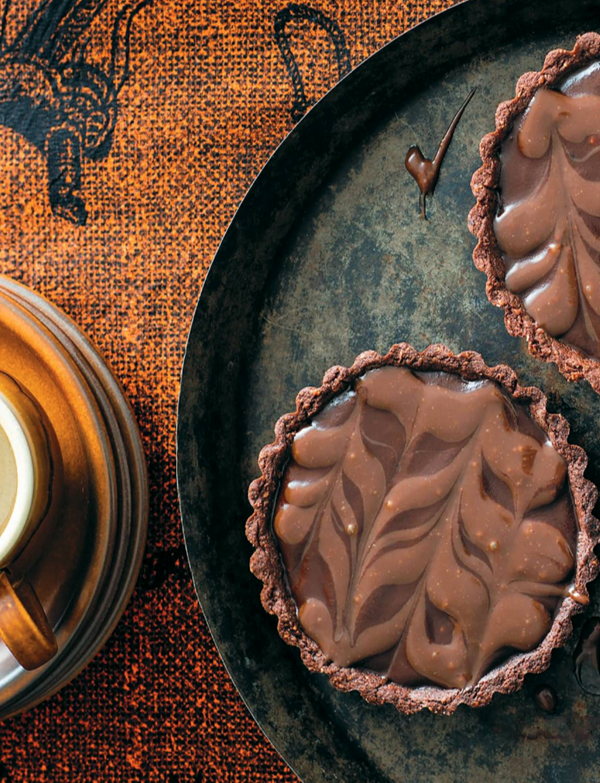 Marbled chocolate salted caramel peanut tart