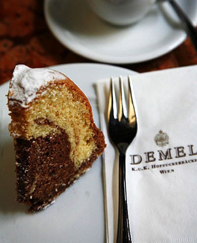 Marbled coffee cake (Marmorgugelhupf)