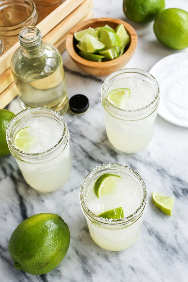 Margarita recipe for one and for a crowd