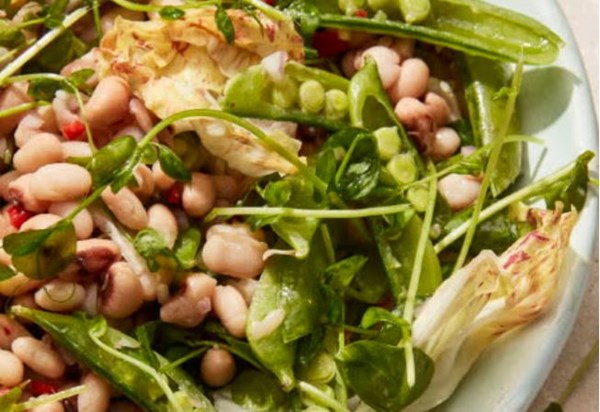 Marinated beans with crunchy vegetables