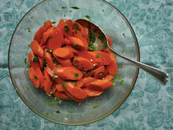 Marinated carrots with mint