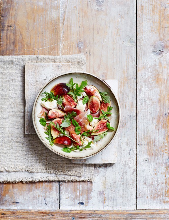Marinated figs with mozzarella and serrano ham