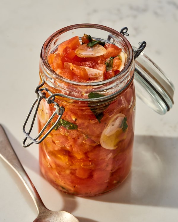 Marinated fresh tomato sauce
