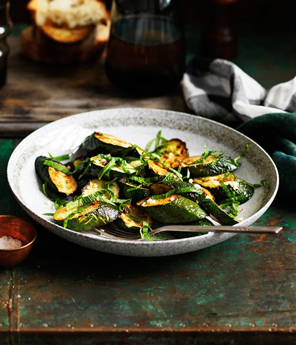 Marinated fried zucchini (Zucchine scapece)