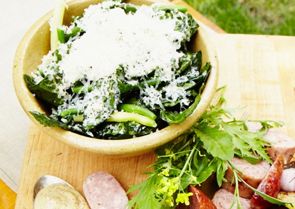 Marinated kale and green bean salad
