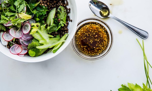 Marinated lentils with crunchy vegetables
