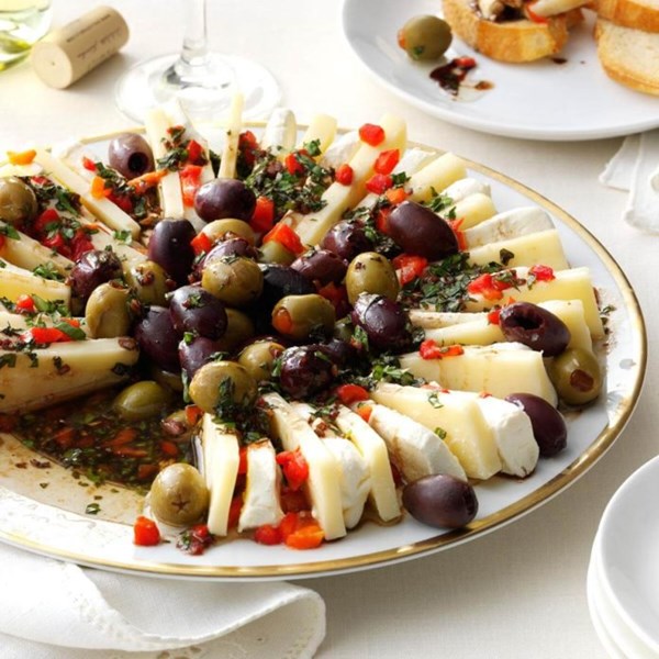 Marinated olive & cheese ring