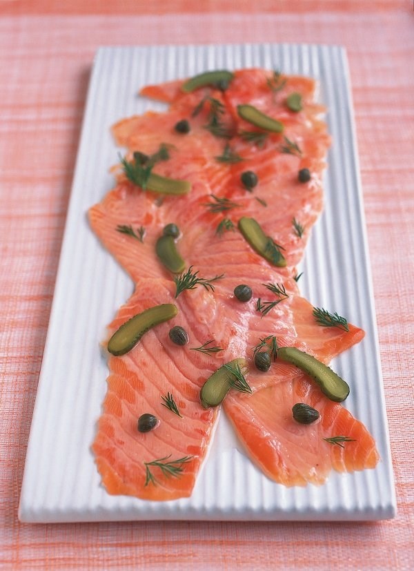 Marinated salmon with capers and gherkins