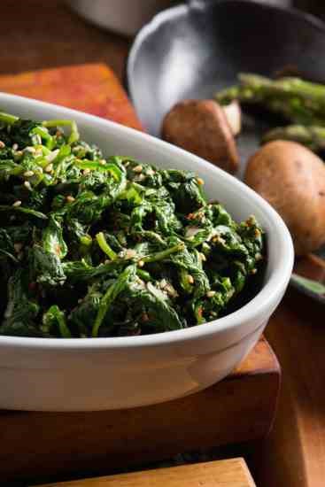 Marinated spinach (Hōrensō sunomono)