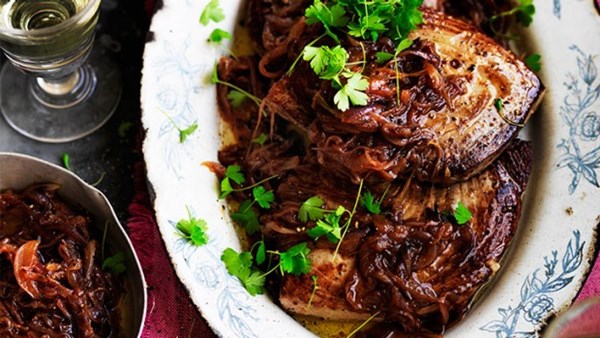 Marinated tuna with caramelised onions and oloroso sherry