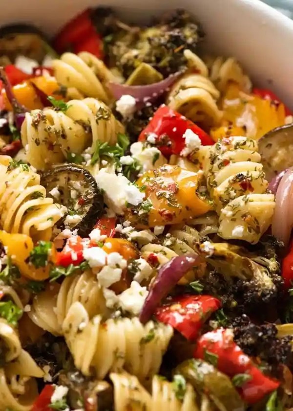 Marinated vegetarian pasta salad
