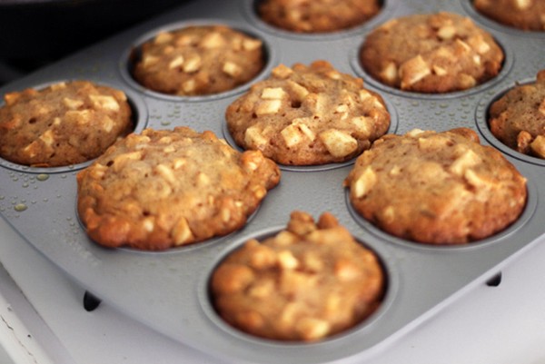 Marion Cunningham’s raw apple muffins