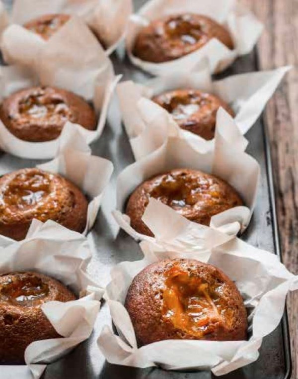 Marmalade-filled honey cakes (Nonnettes)