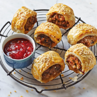 Marmite sausage rolls 
