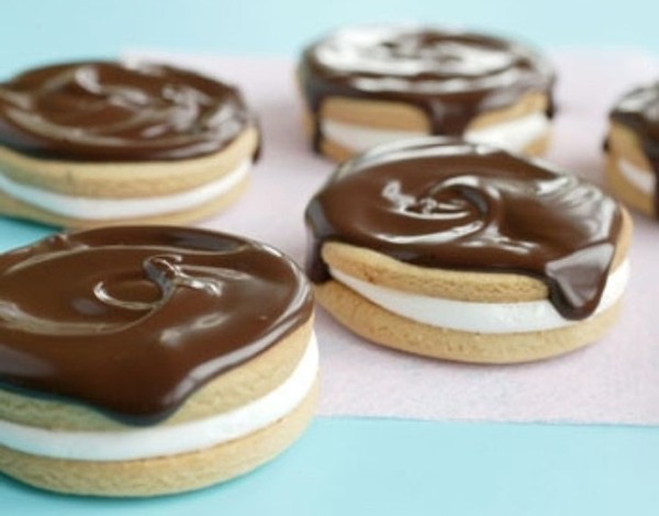 Marshmallow biscuits