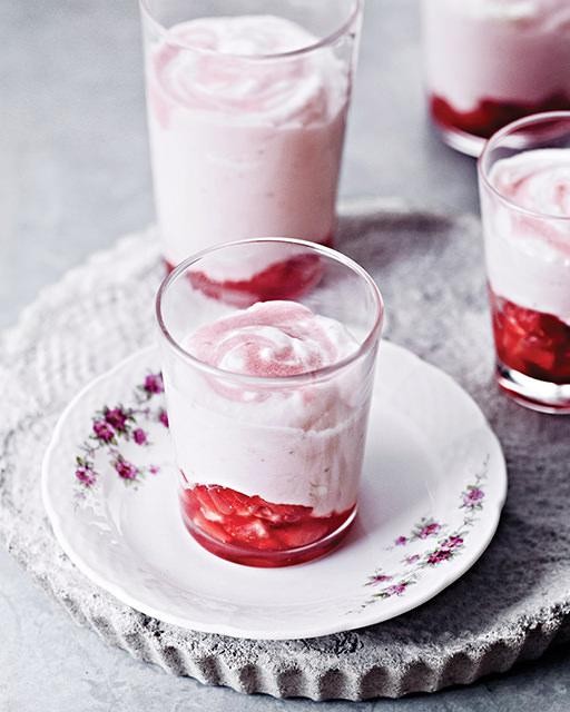 Marshmallow mousse and strawberry salsa