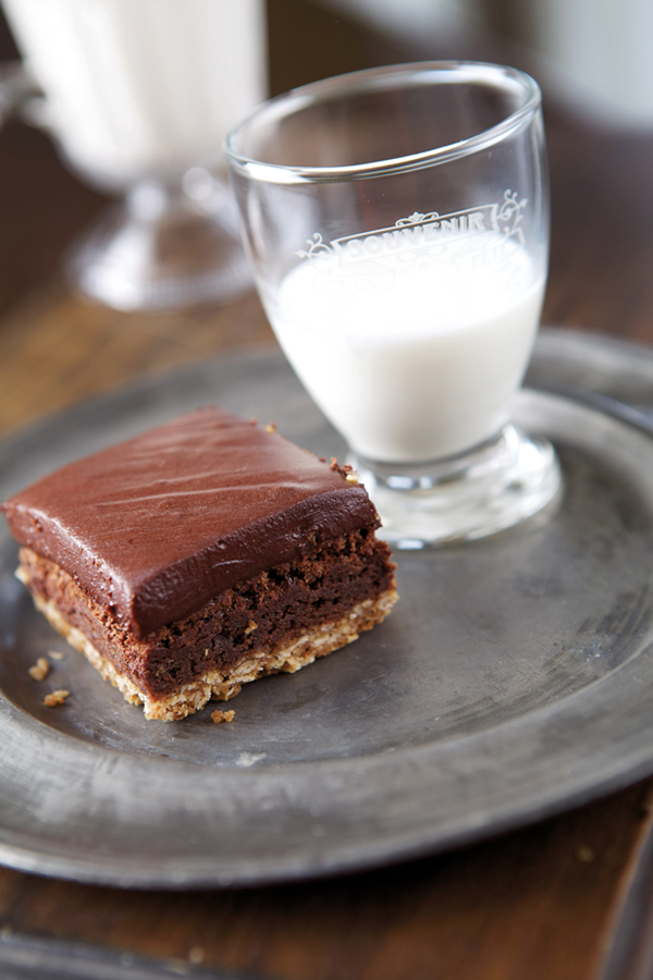 Mary Pat's oatmeal cookie-crusted brownies