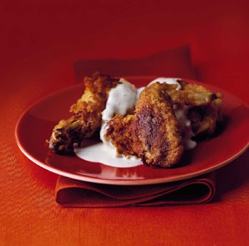 Maryland fried chicken with cream gravy