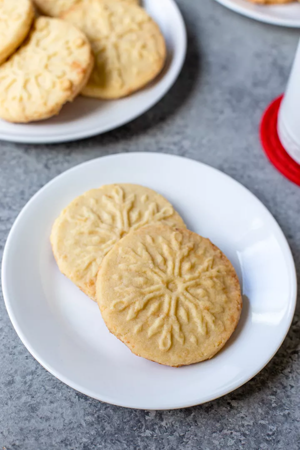 Marzipan shortbread cookies
