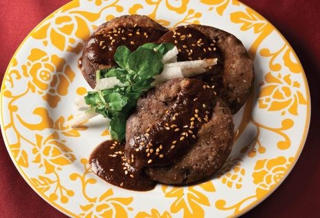 Masa and black bean cakes with spicy butternut squash (Bocoles)