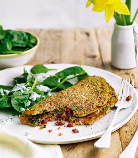 Masala omelette with spinach and soured cream dressing