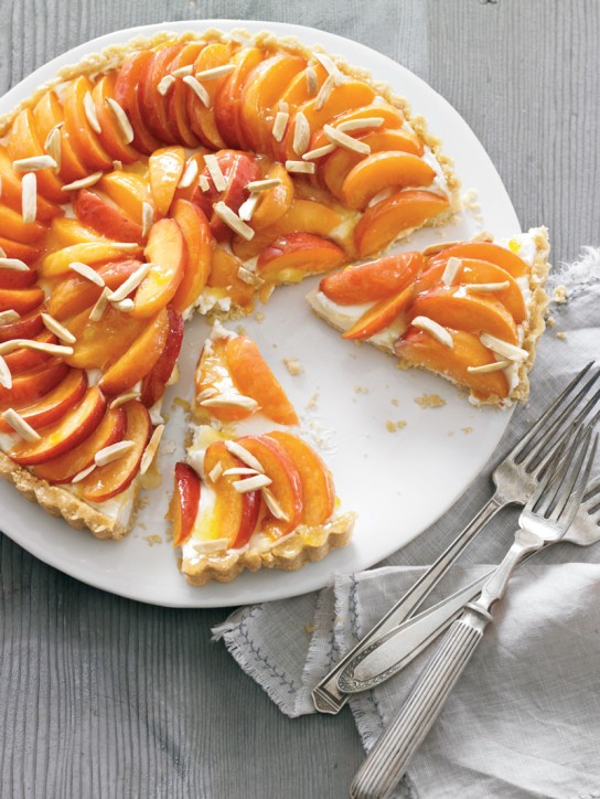 Mascarpone, almond and apricot crostata