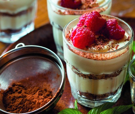 Mascarpone and amaretti cups