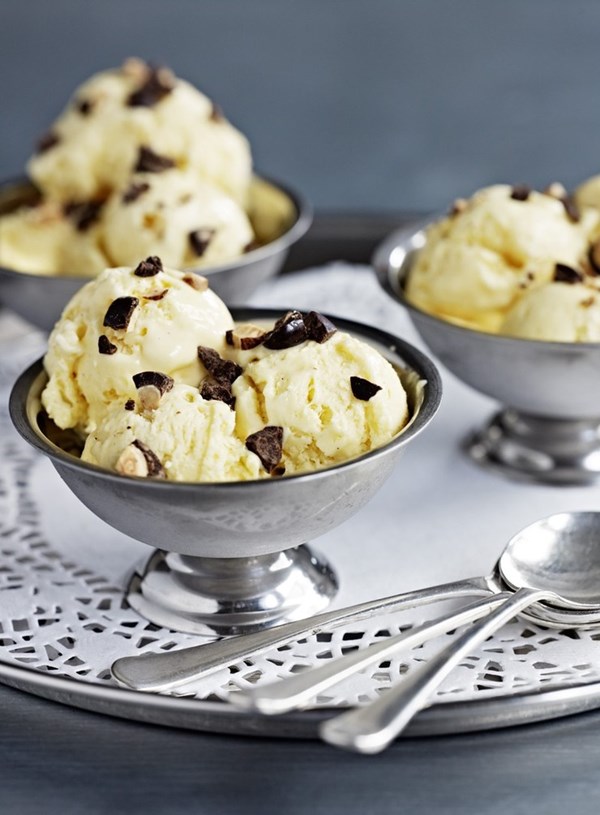 Mascarpone and vanilla bean semifreddo