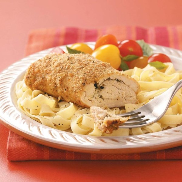 Mascarpone-pesto chicken rolls 