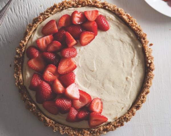 Mascarpone pretzel strawberry tart [mascarpone cream]