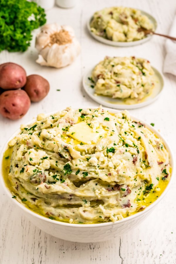 Mashed potatoes with blue cheese and parsley