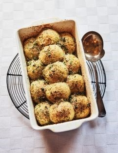 Mashed potatoes with celeriac & apple