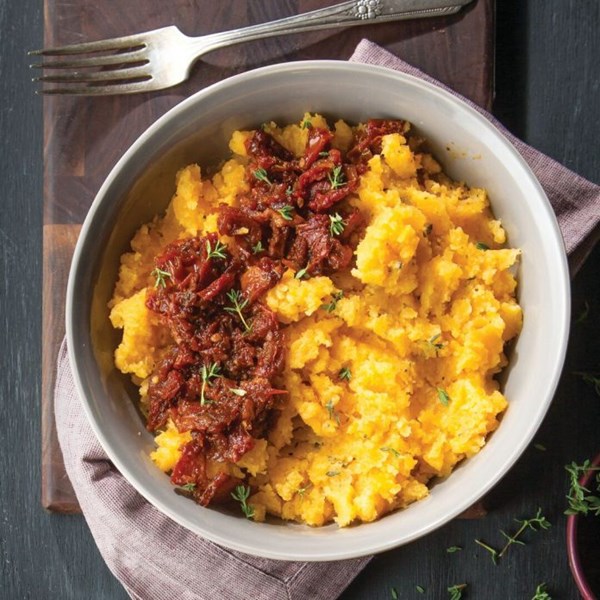 Mashed rutabagas with sun-dried tomato-bacon jam