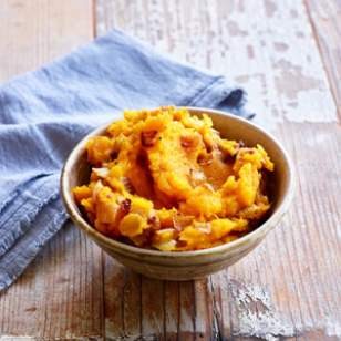 Mashed squash with caramelized onions