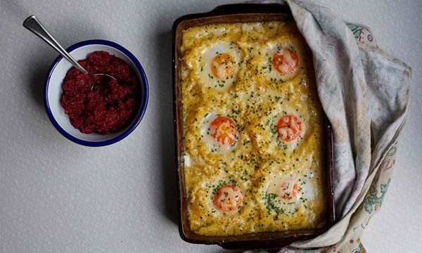 Mashed swede with baked eggs
