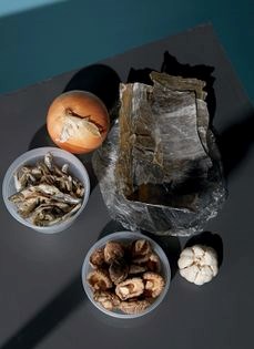 Master anchovy stock (Myeolchi gukmul)