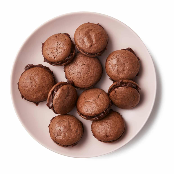 Masterclass: chocolate macarons