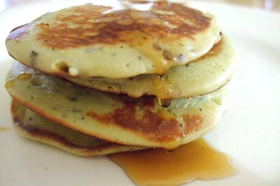 Matcha chocolate chip pancakes