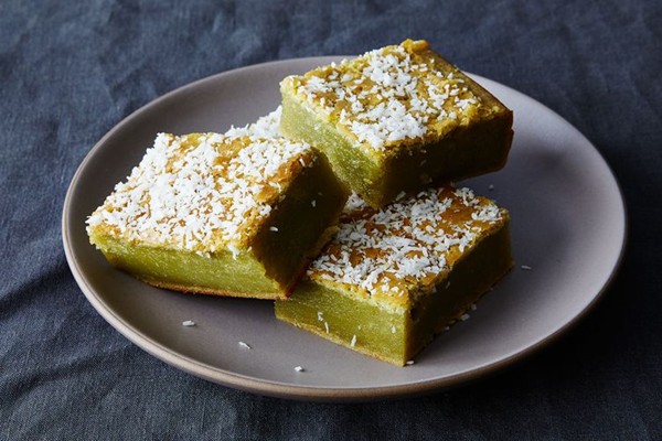 Matcha coconut mochi cake