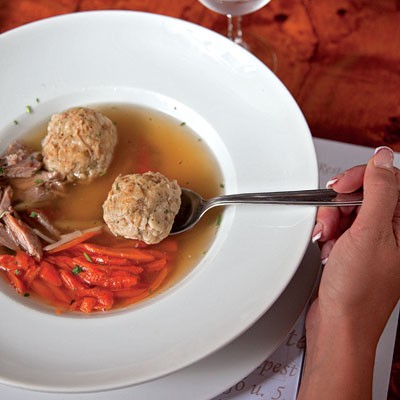 Matzo balls and goose soup (Knaidelach)