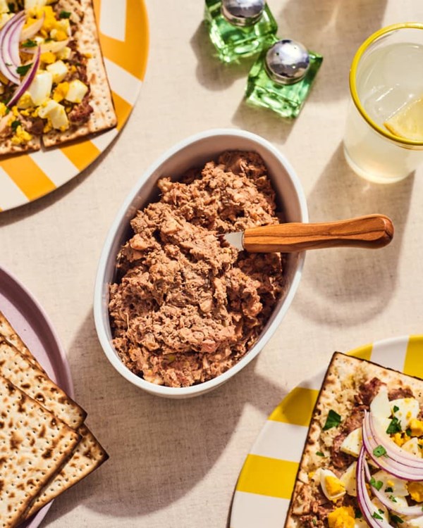 Matzo sandwiches with chopped liver, onions, and egg