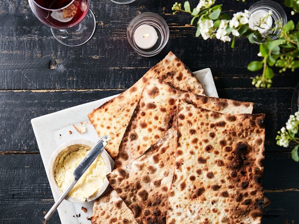 Matzo with horseradish butter