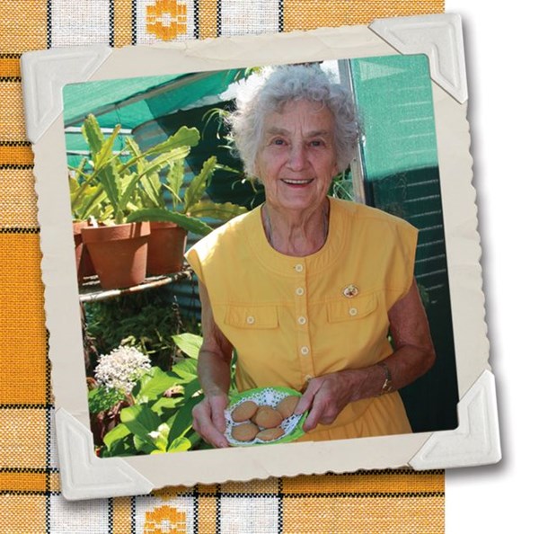 Maud’s ginger apricot crunch