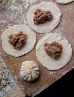 Meat-filled khinkali dumplings (Khinkali)