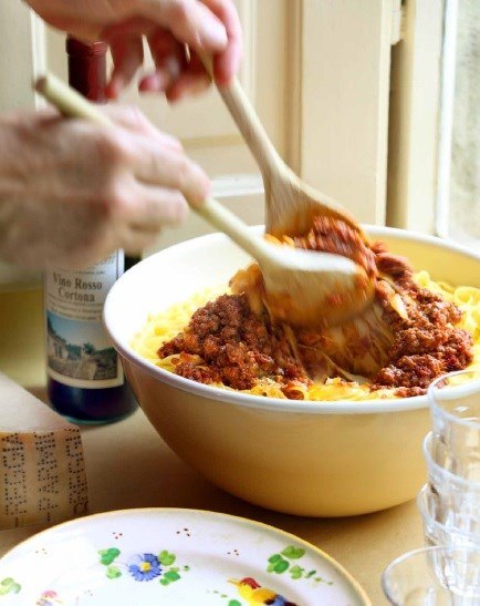 Meat sauce for pasta (Giusi's pasta al ragù)
