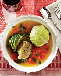 Meat-stuffed cabbage cakes