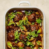 Meatball and mushroom traybake