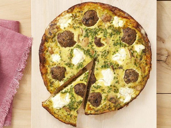 Meatball frittata with leeks and mushrooms 