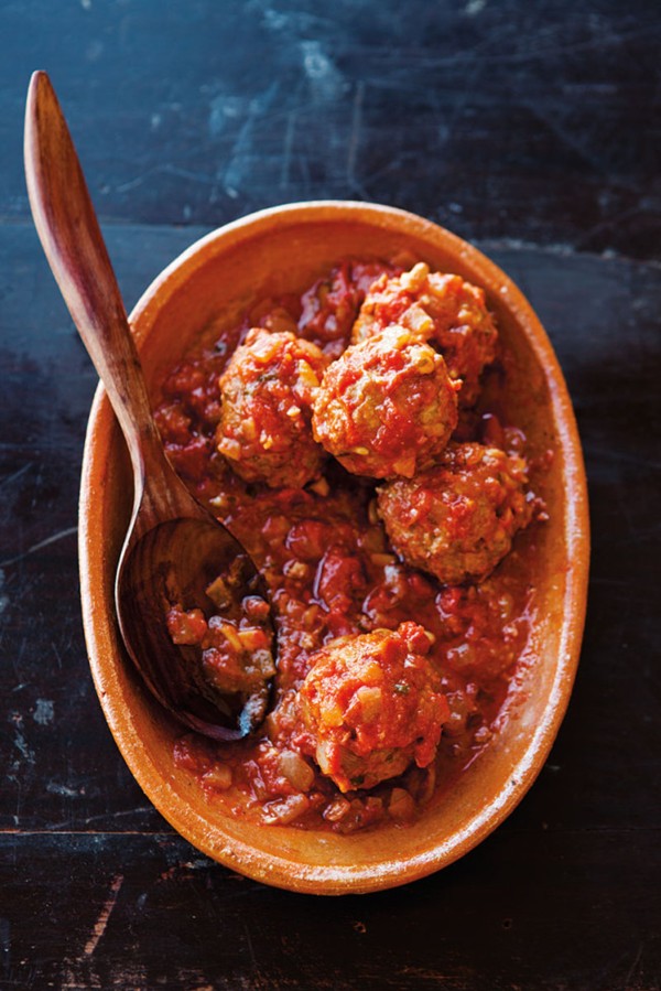 Meatballs in tomato sauce
